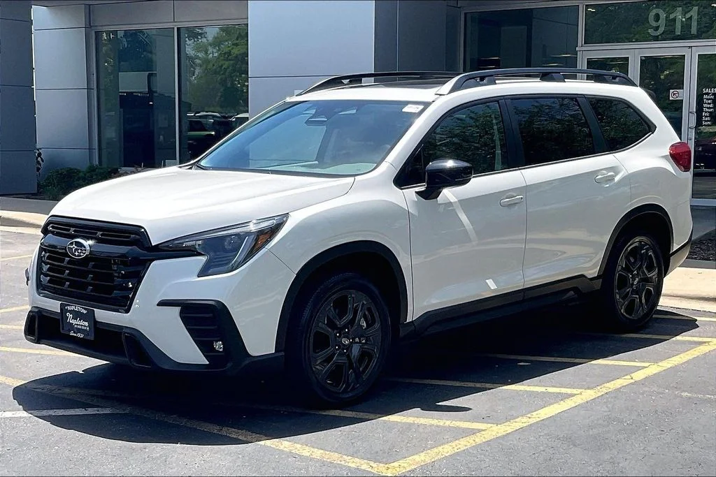 Used 2025 White Subaru Onyx Edition image 15