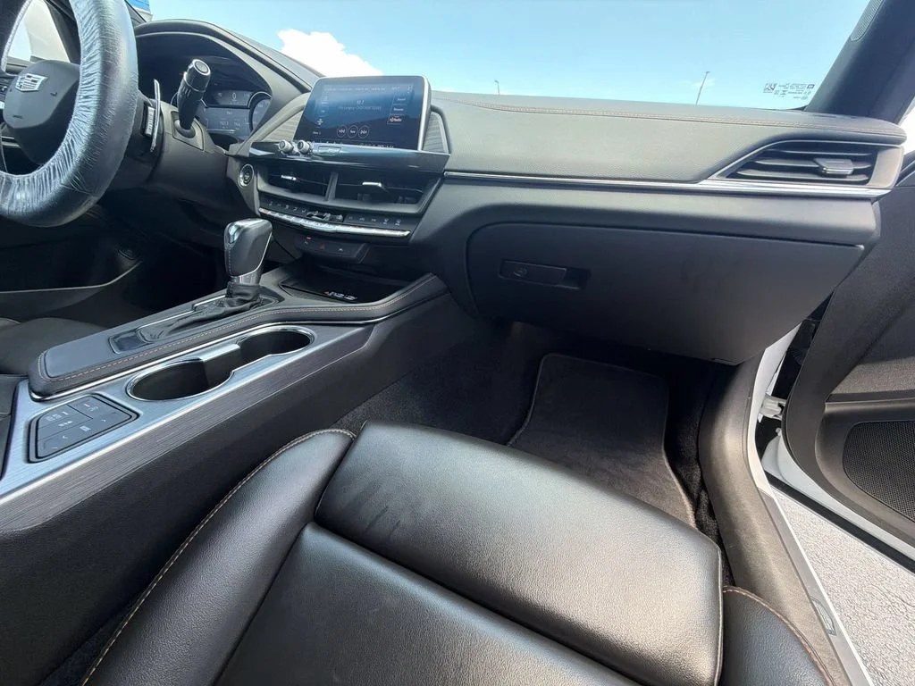 Used 2024 Crystal White Tricoat Cadillac Sport image 36