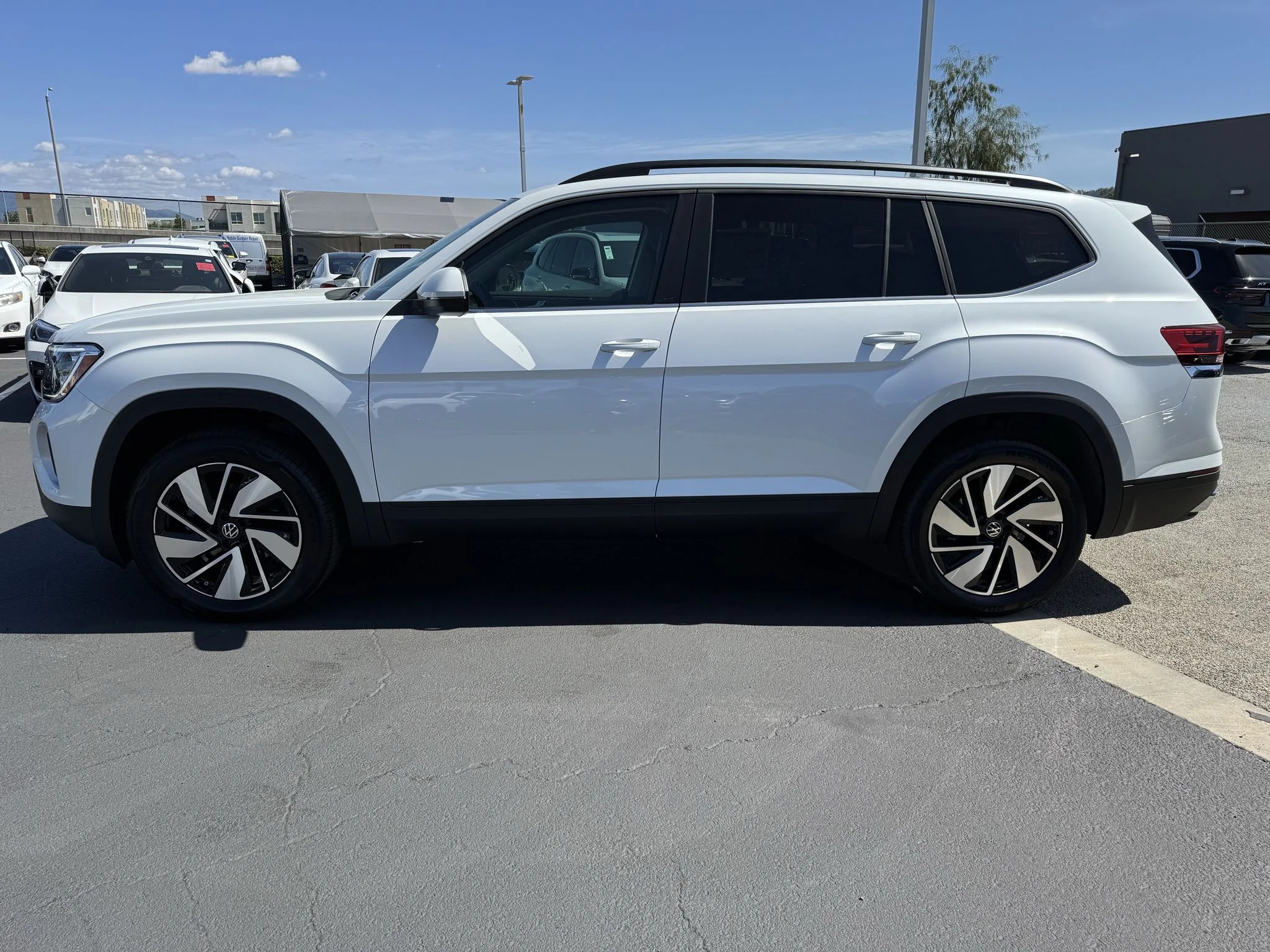New 2026 Opal White Pearl Volkswagen 2.0T SE w/Technology image 5
