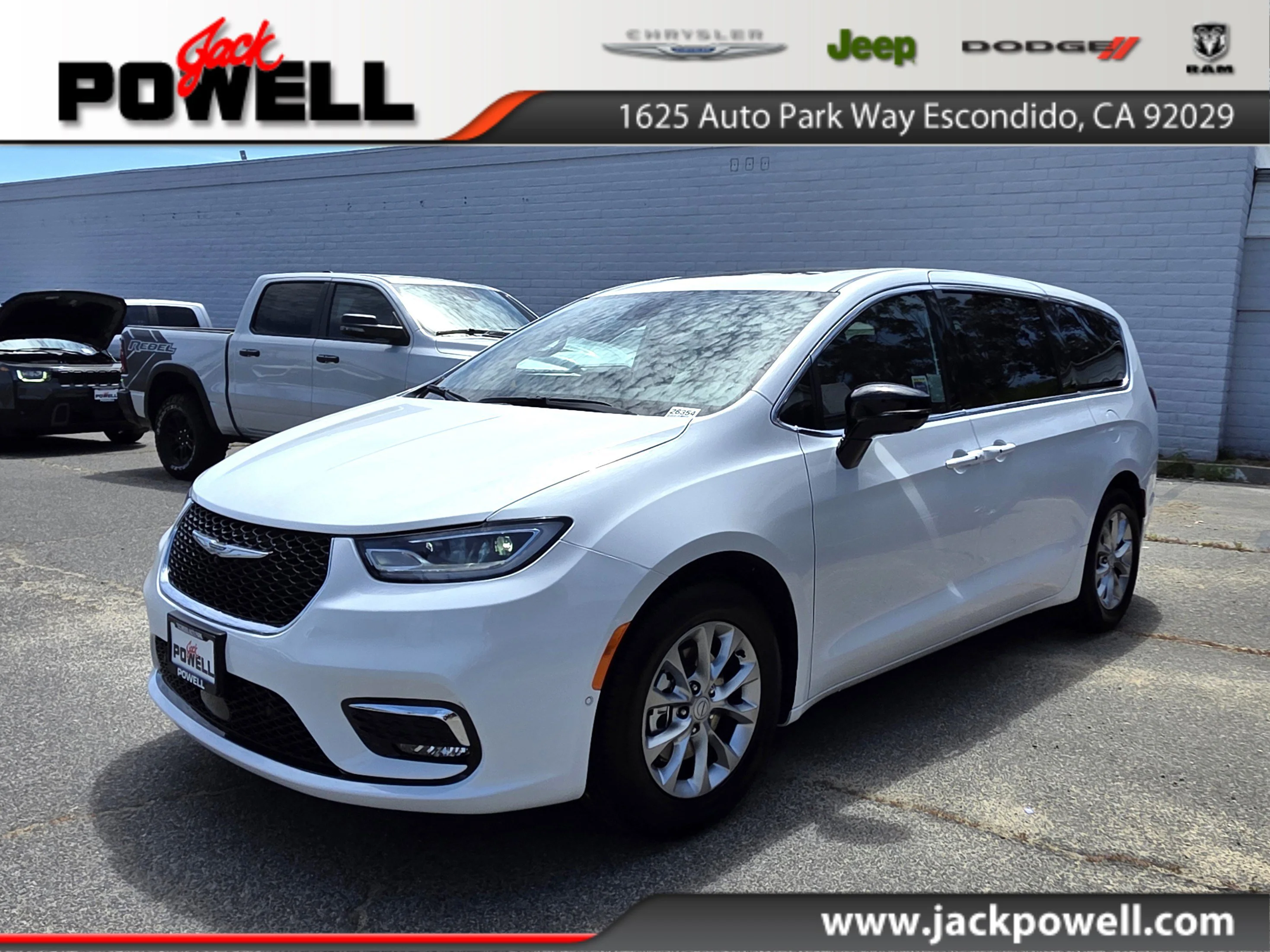 2026 Chrysler Pacifica Limited's photo