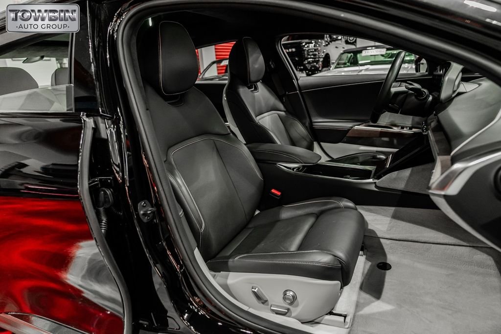 Used 2024  Lucid Touring image 15