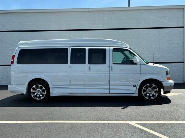 Used 2020 Summit White GMC Explorer Limited SE image 6