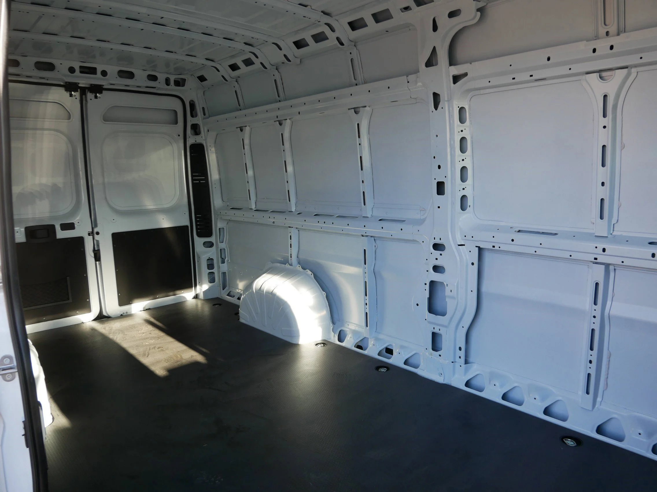 New 2026 Bright White Clear-Coat Exterior Paint RAM Tradesman image 10