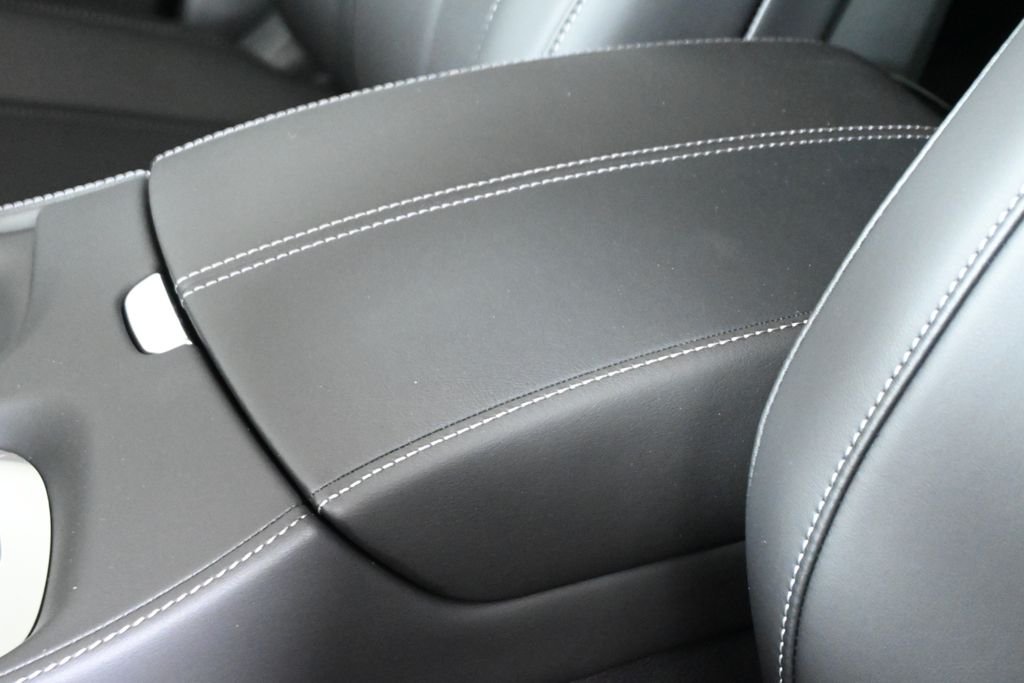 New 2027 RADIANT WHITE INFINITI Luxe AWD image 24