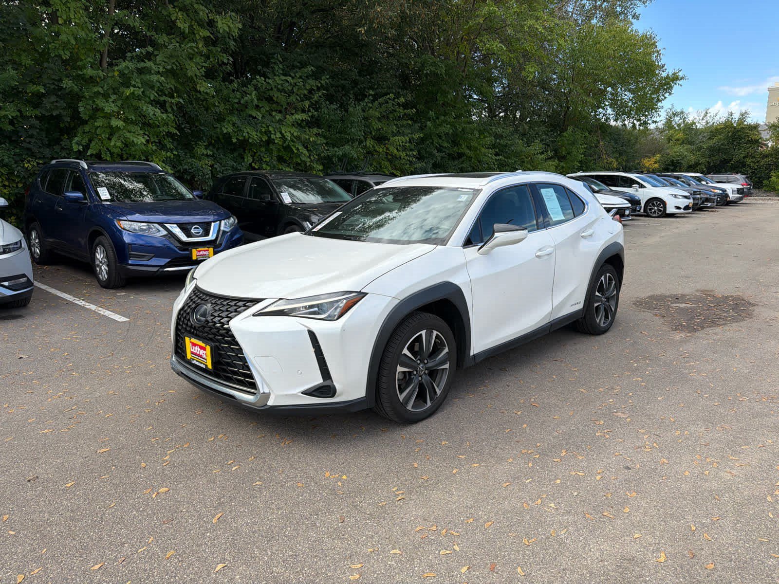 Used 2020 Eminent White Pearl Lexus UX 250h image 4