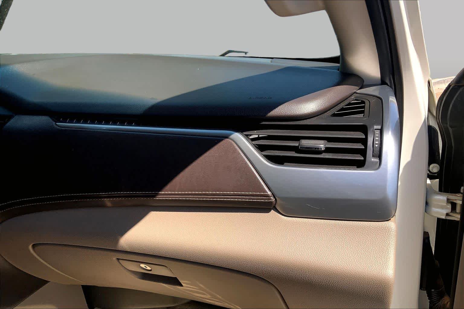 Used 2015 White Diamond Tricoat Chevrolet LTZ image 19