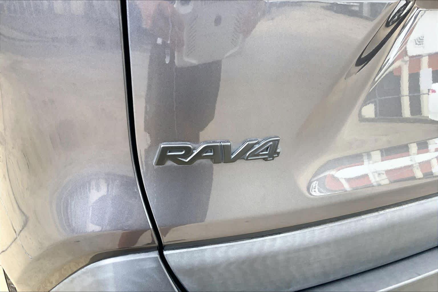 Used 2022 Magnetic Gray Metallic Toyota LE image 30