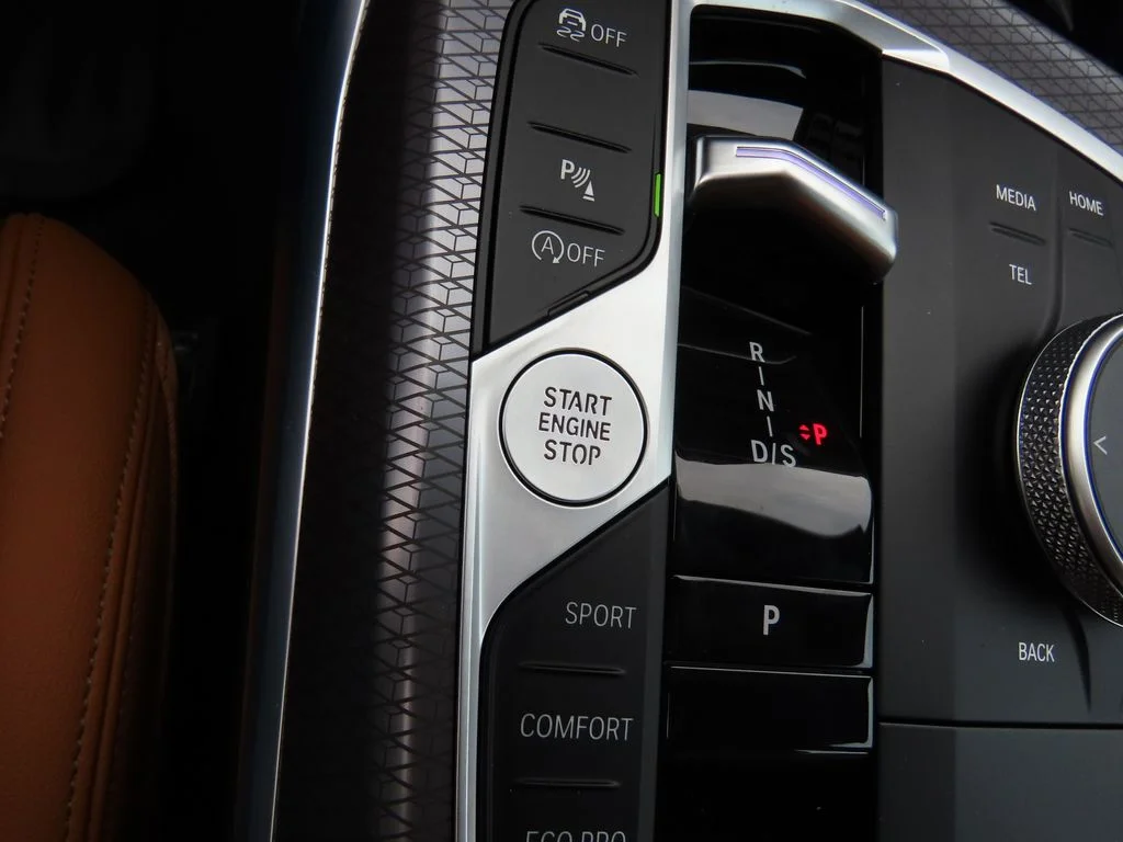 New 2026 White BMW 330i xDrive image 29