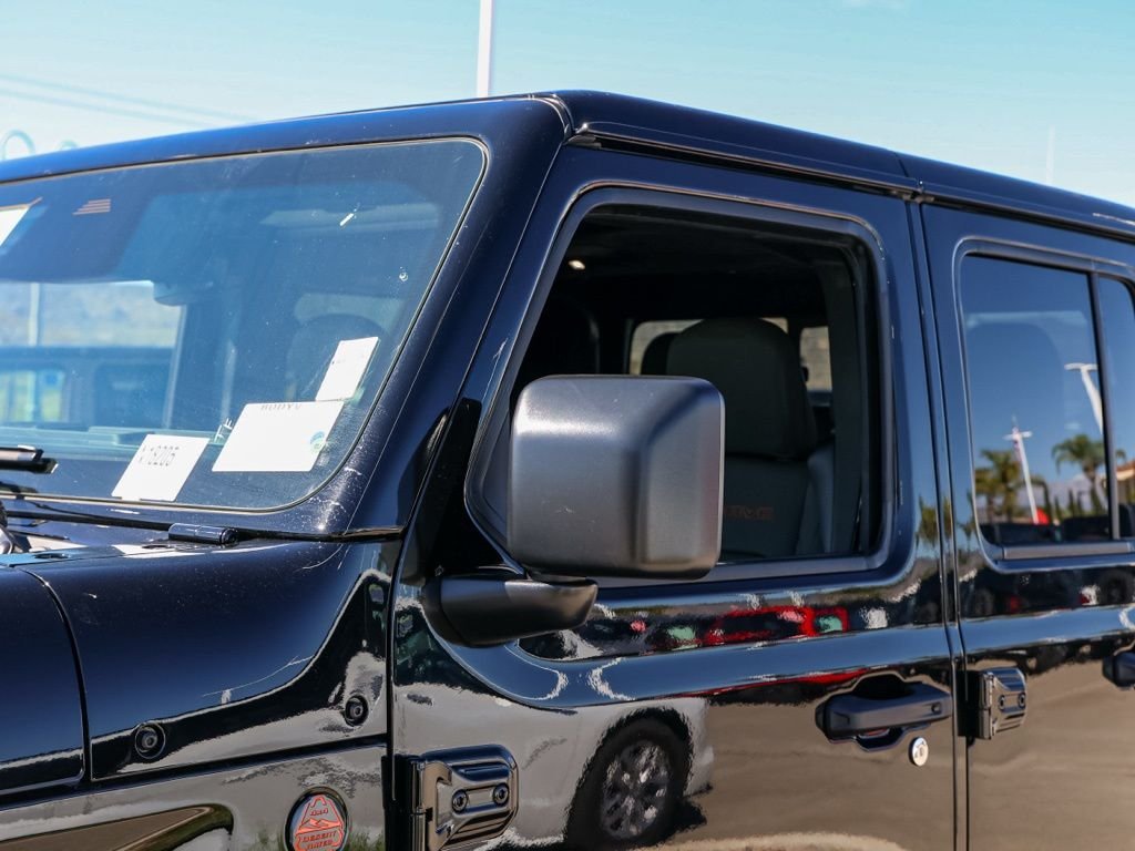 New 2026 Black Clear-Coat Exterior Paint Jeep Mojave image 11