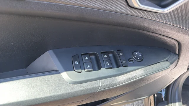 Used 2023 Black Kia LX image 15