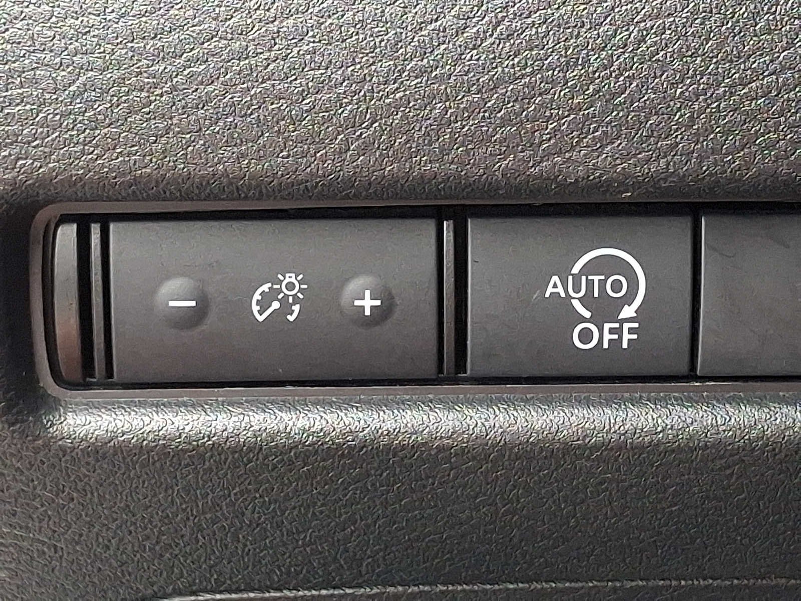 Used 2024 White Nissan S Intelligent AWD image 25