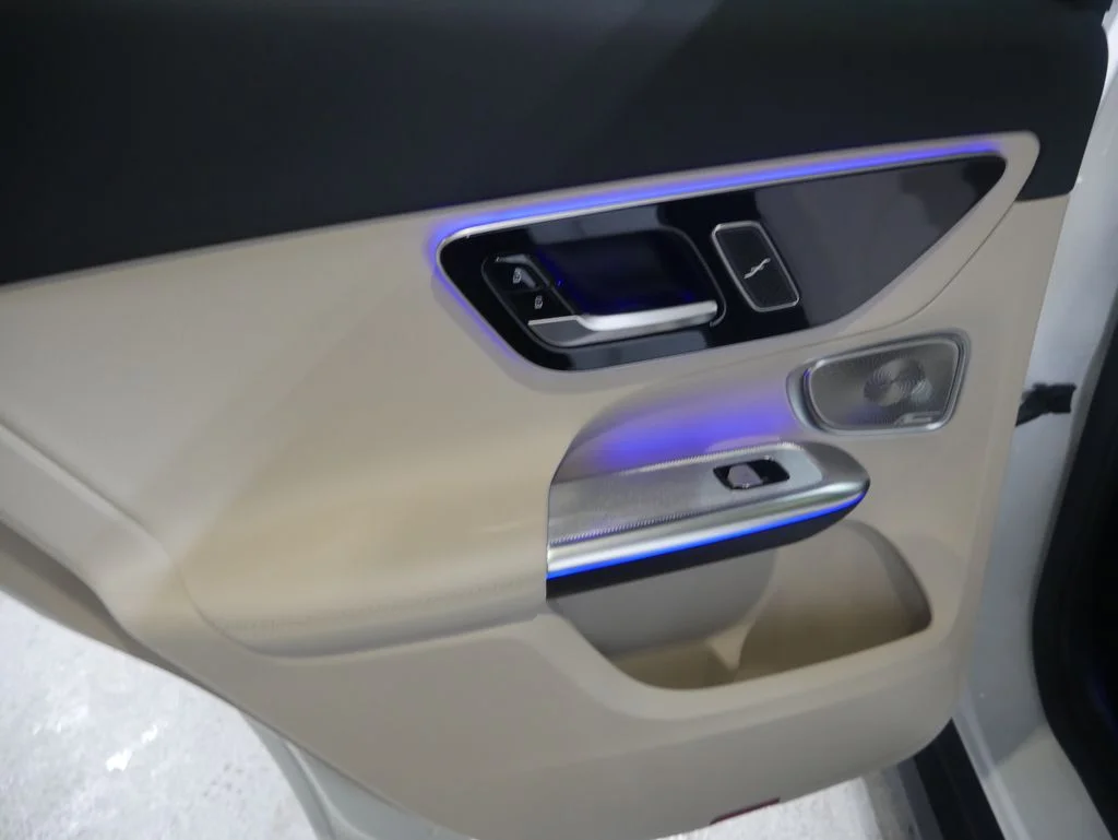 New 2026 Polar White Mercedes-Benz GLC 300 image 20