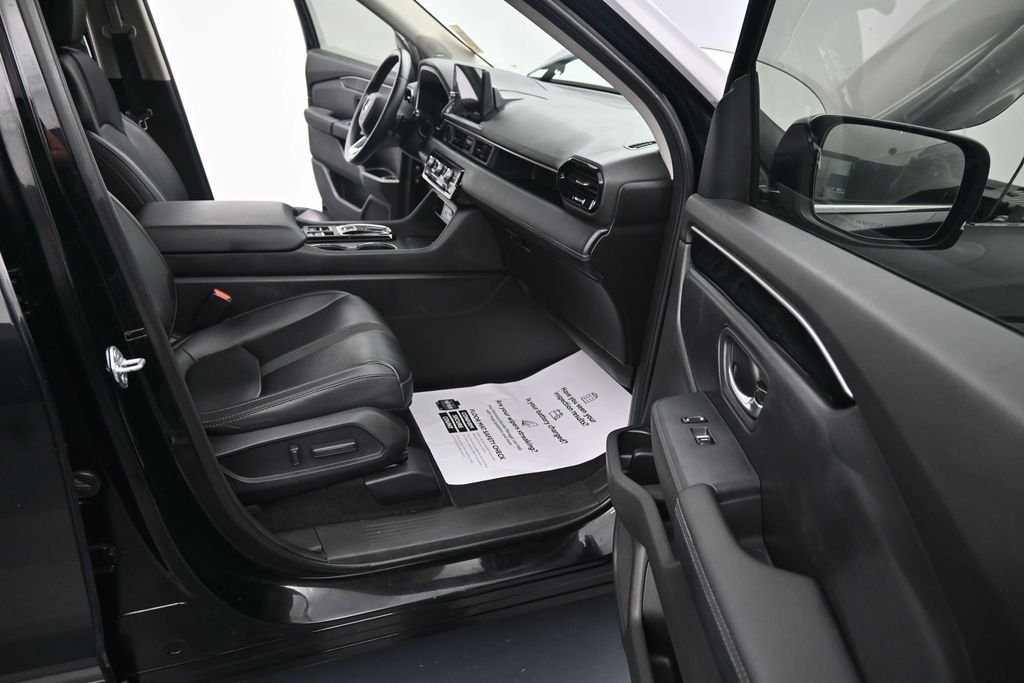 2023 Honda Pilot Touring - Photo 24