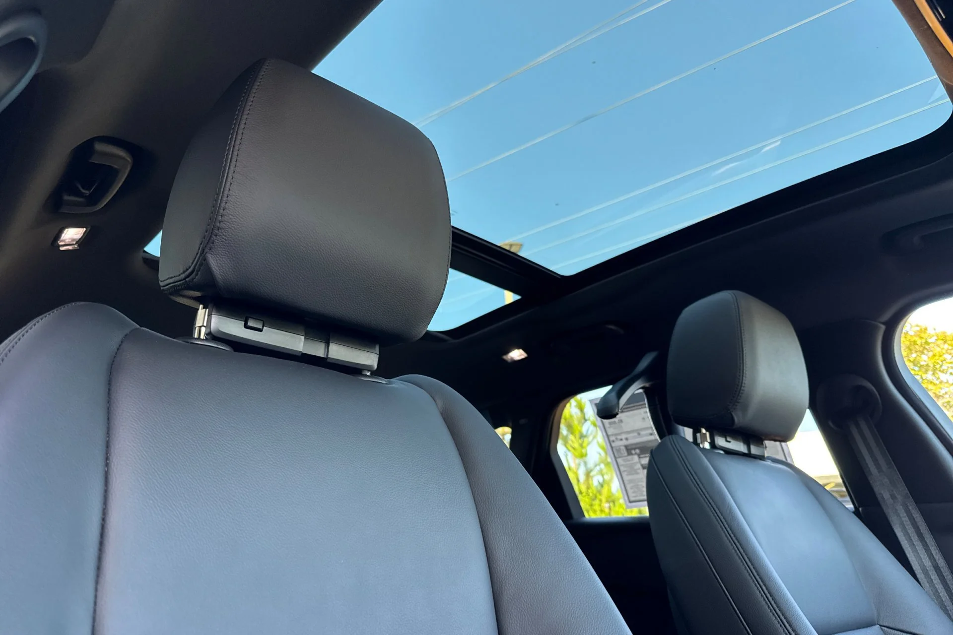 2026 Land Rover Range Rover Velar Dynamic SE - Photo 18