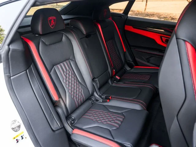 Used 2025  Lamborghini SE image 53