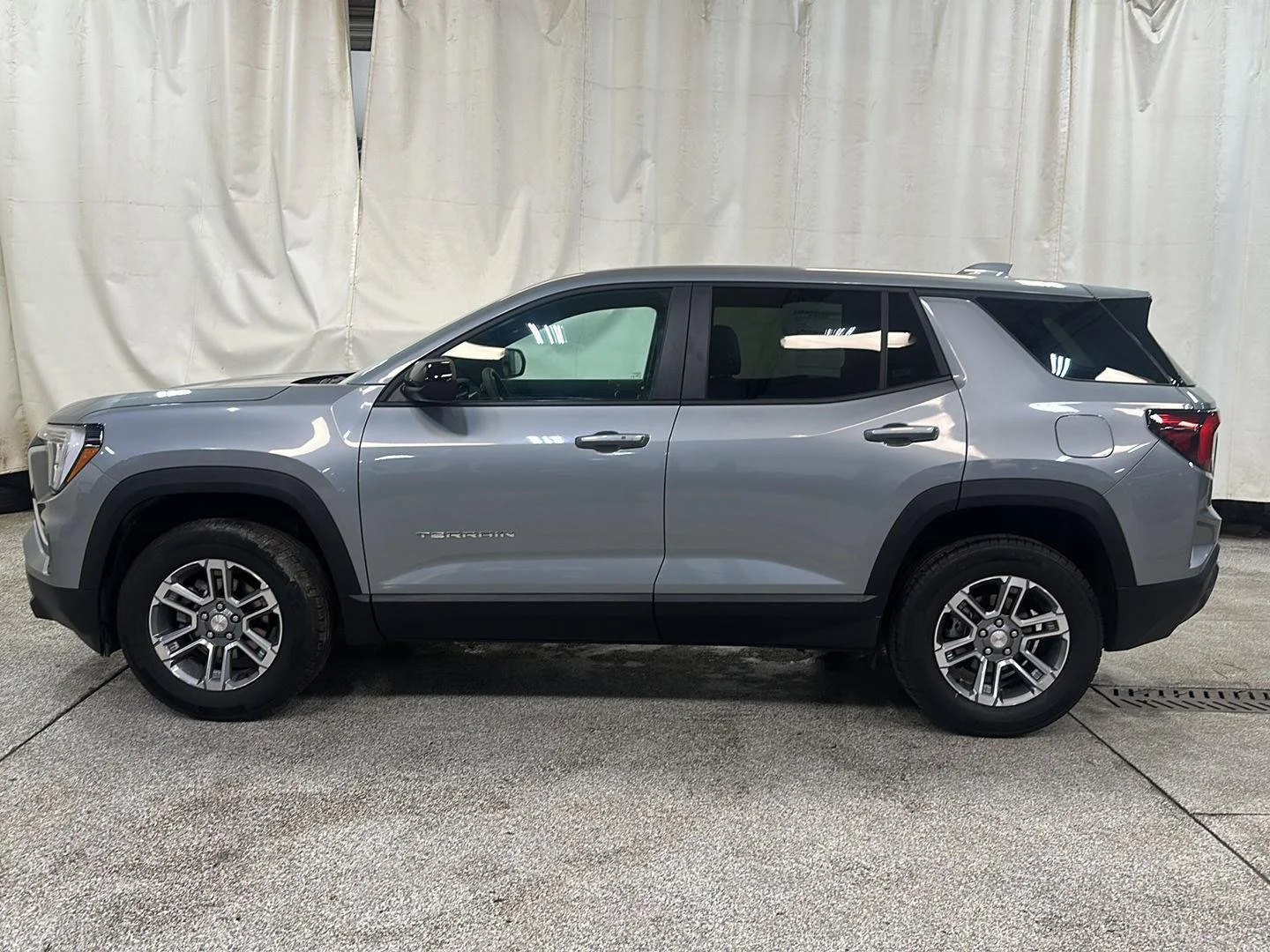 Used 2026 Sterling Metallic GMC AWD Elevation image 2