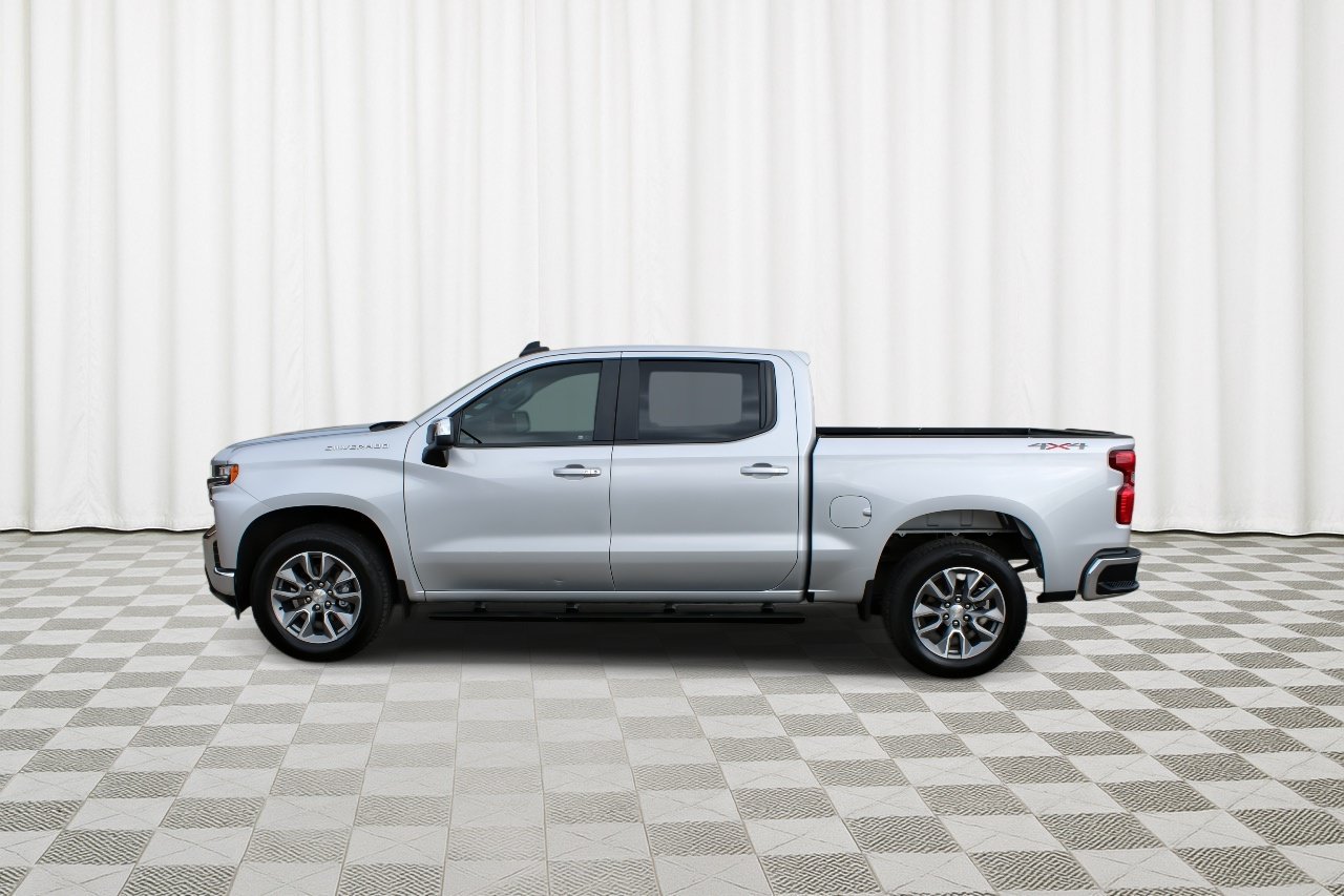 Used 2021 Silver Ice Metallic Chevrolet LT image 6