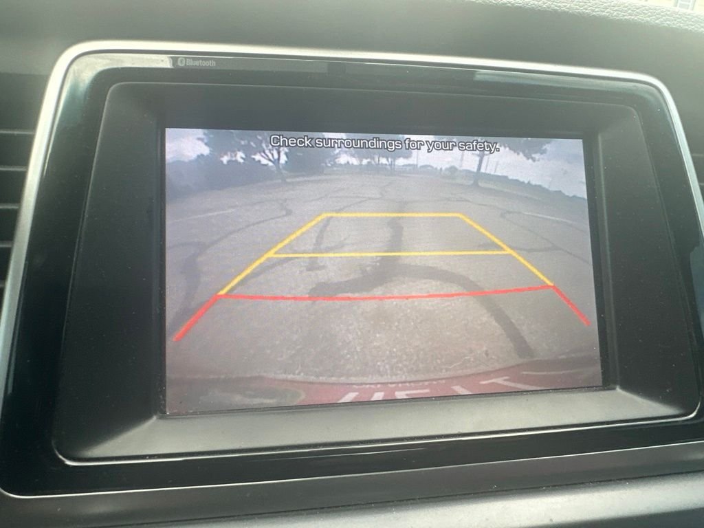 Used 2019 Red Hyundai SE image 14