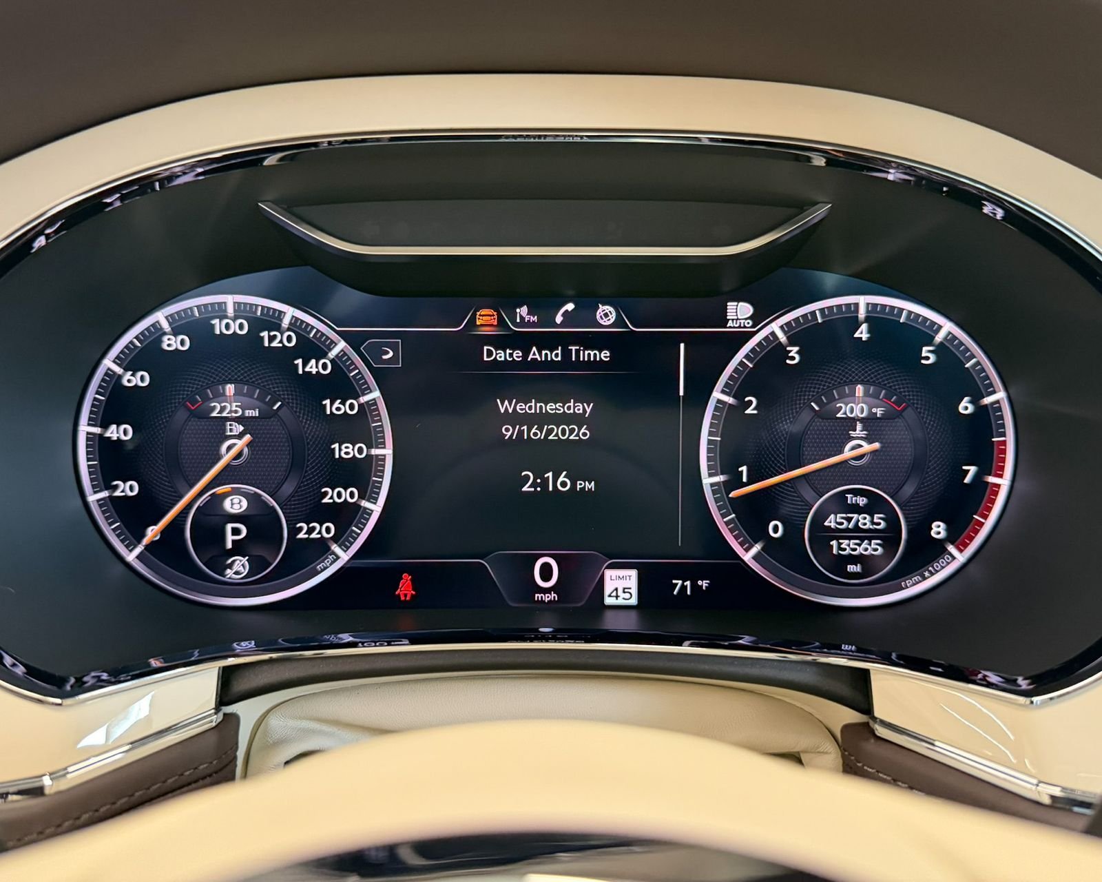 Used 2023 Brown Bentley V8 image 23