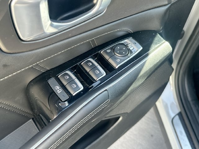 Certified Used 2023 Wolf Gray Kia SX image 18
