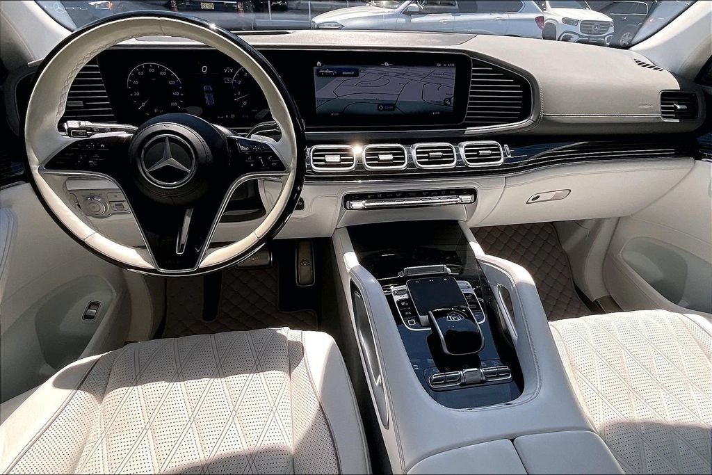2025 Mercedes-Benz GLS Maybach - Photo 13
