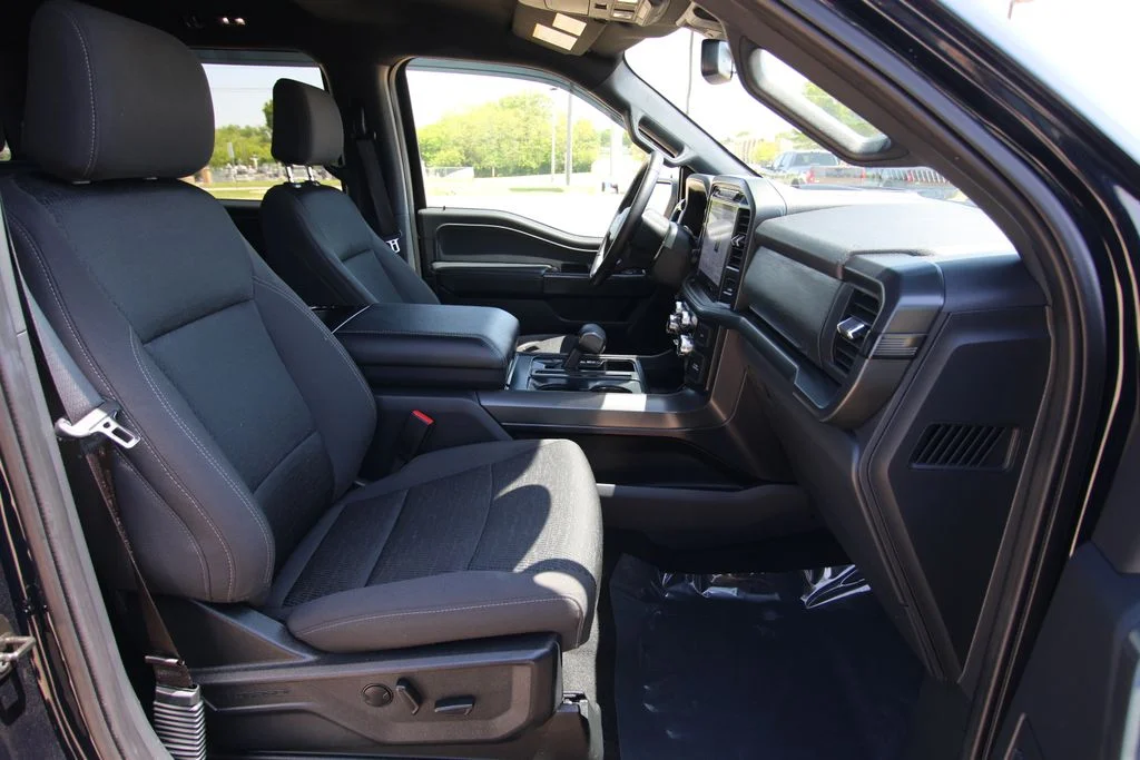 Used 2024  Ford XLT image 8