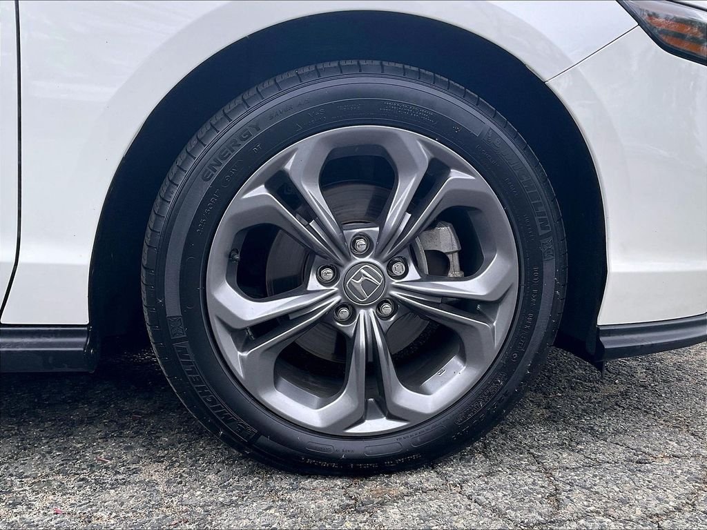 Used 2023 White Honda EX image 7