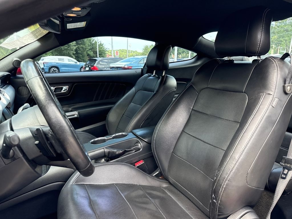 Used 2017 Ruby Red Metallic Tinted Clearcoat Ford GT Premium image 12