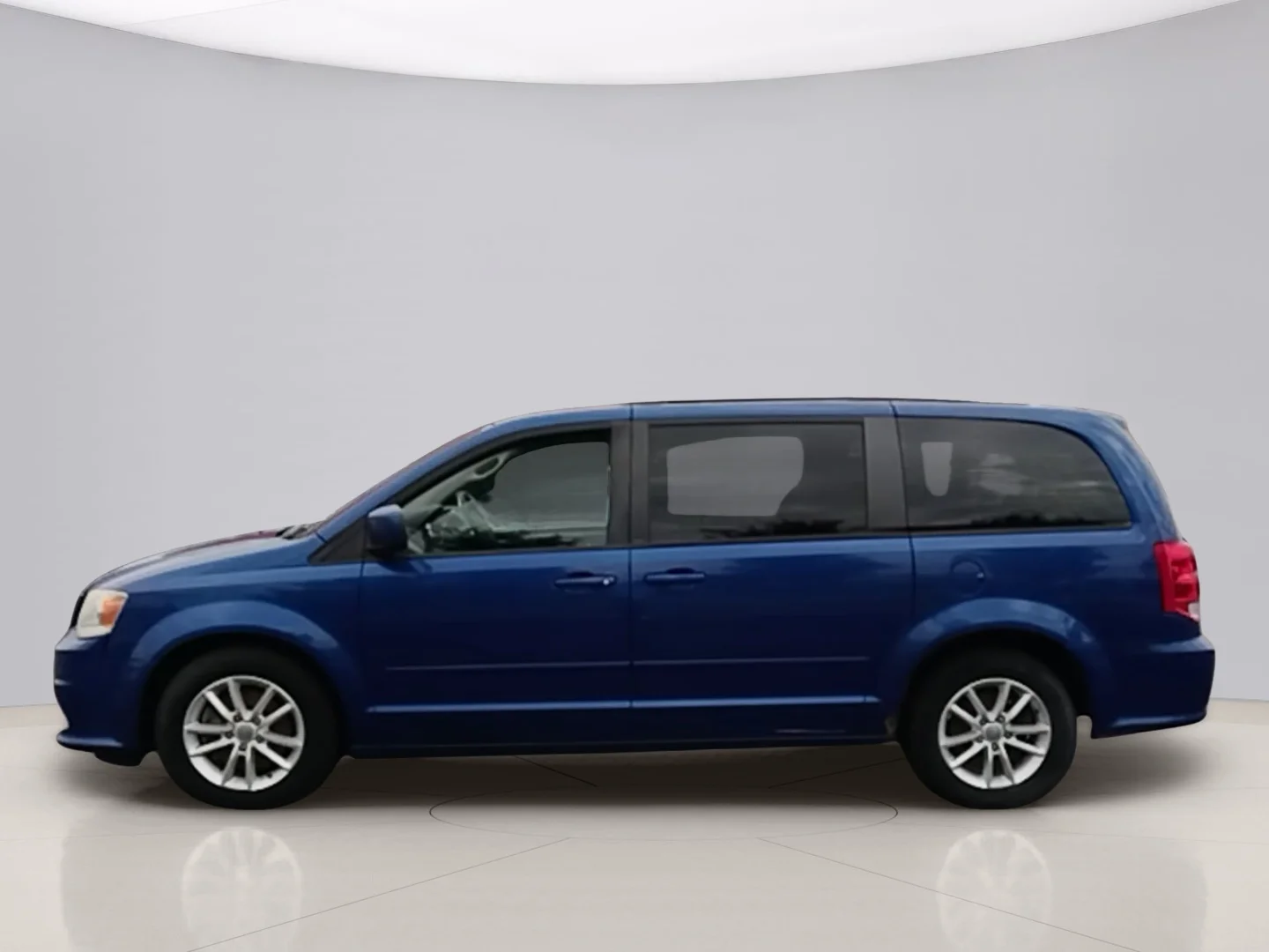 Used 2013 Blue Dodge SXT image 2