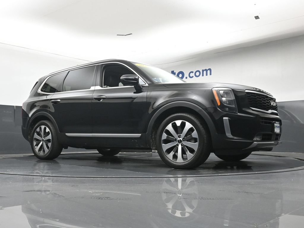 Used 2022 Black Kia SX image 28