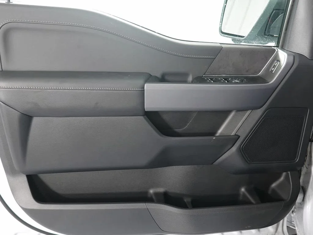 2025 Ford F-150 XLT - Photo 10