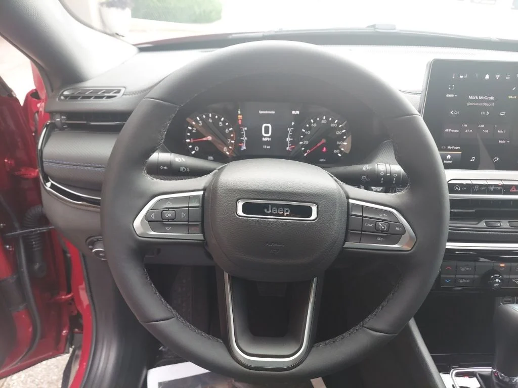 New 2026 Red Hot Pearlcoat Jeep Latitude image 11
