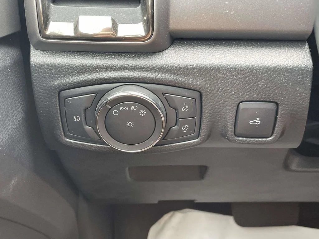 Certified Used 2019 Magnetic Metallic Ford XLT image 27