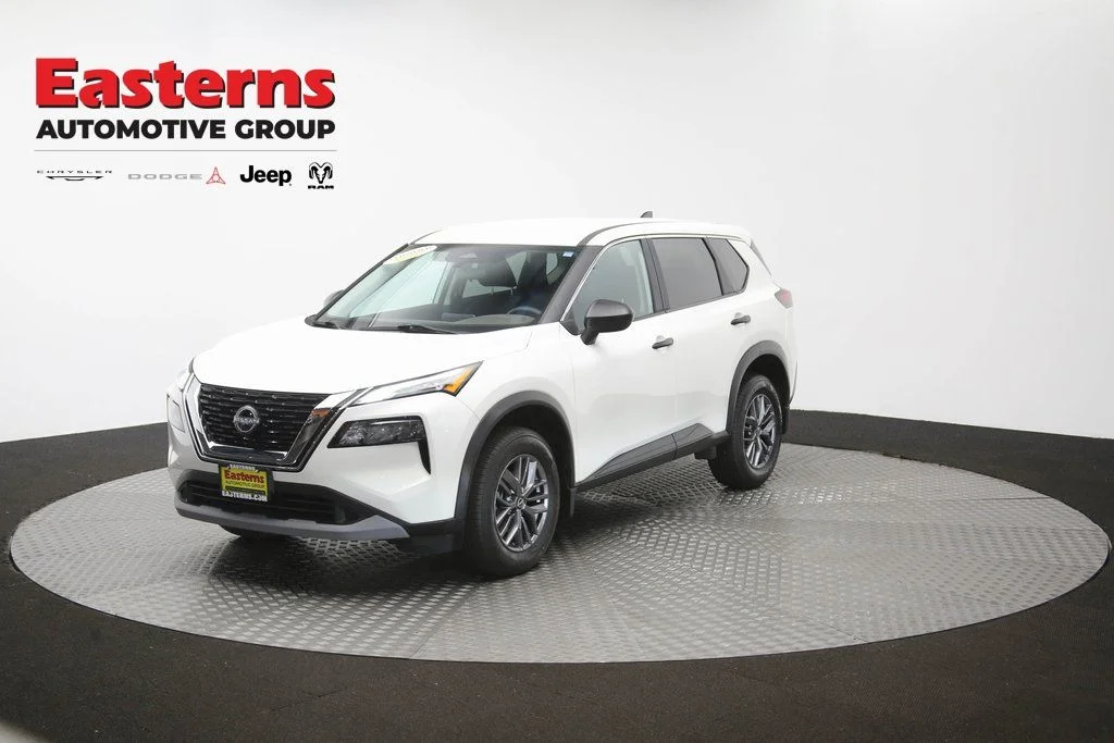Used 2023 White Nissan S image 57