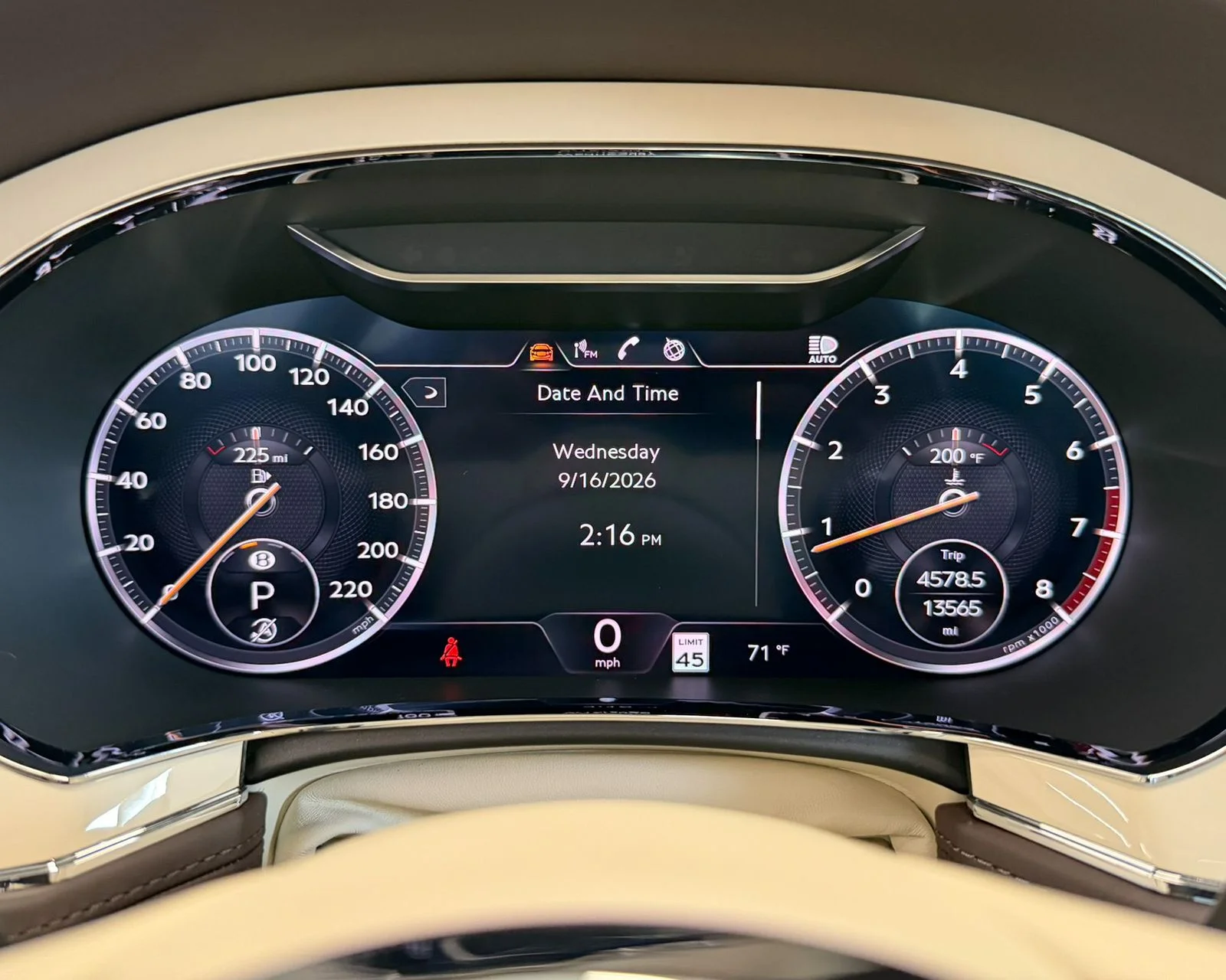 Used 2023 Brown Bentley V8 image 23