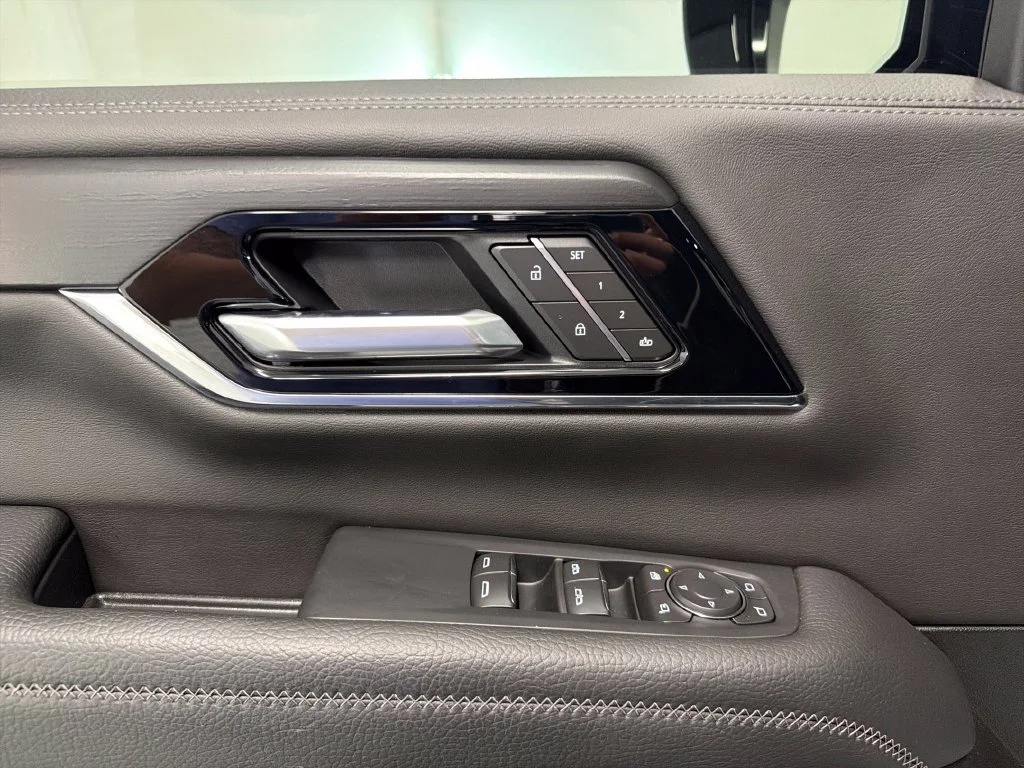 Used 2026 Onyx Black GMC Denali image 20