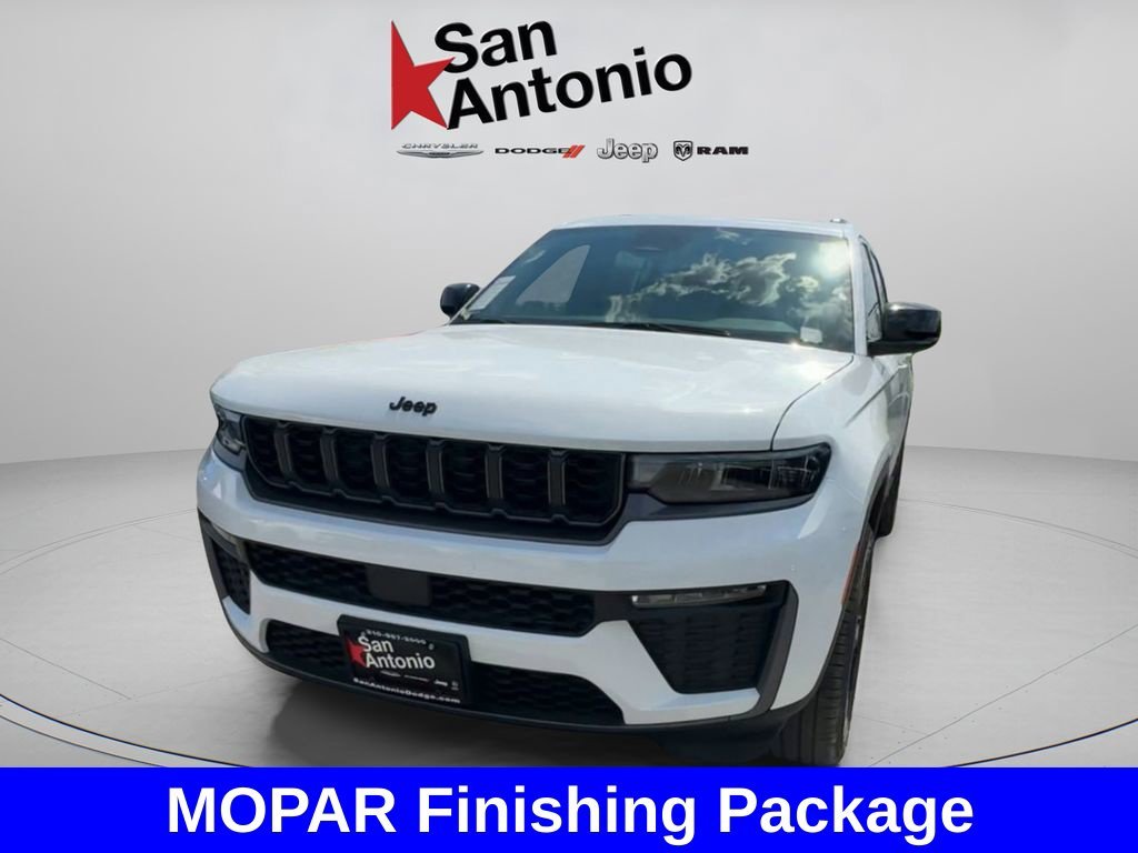 New 2026 Bright White Clear-Coat Exterior Paint Jeep Limited image 5