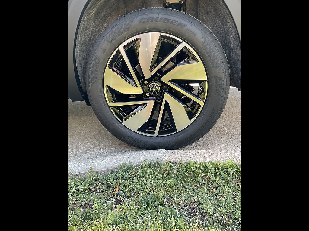 New 2026 Deep Black Pearl Volkswagen SE 4Motion image 12