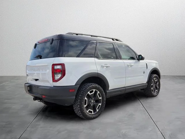 Used 2022 White Ford Outer Banks image 4