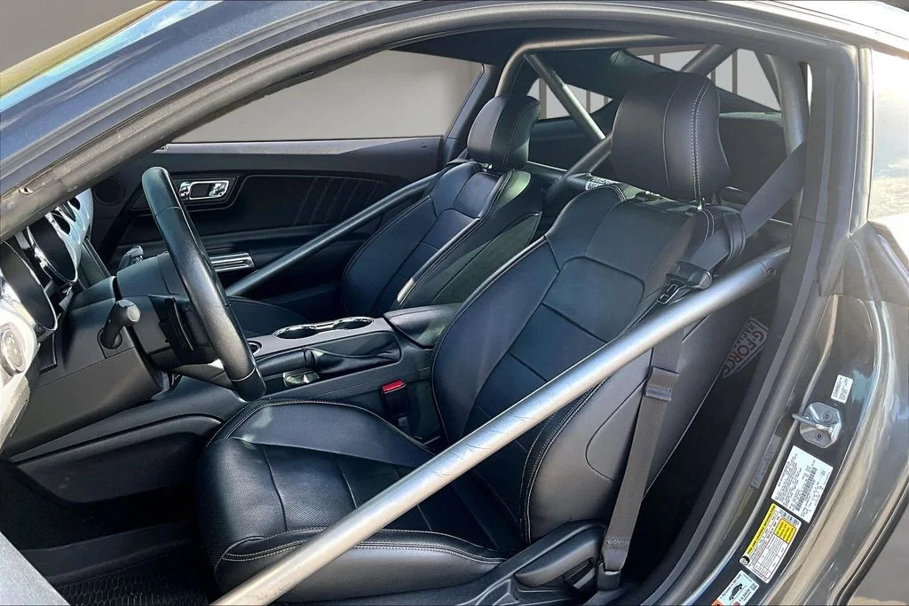 Used 2016 Gray Ford GT Premium image 19