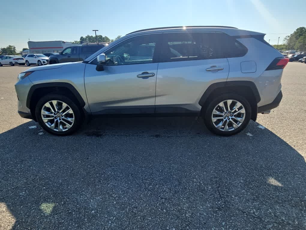 Used 2025 Silver Sky Metallic Toyota XLE Premium image 3