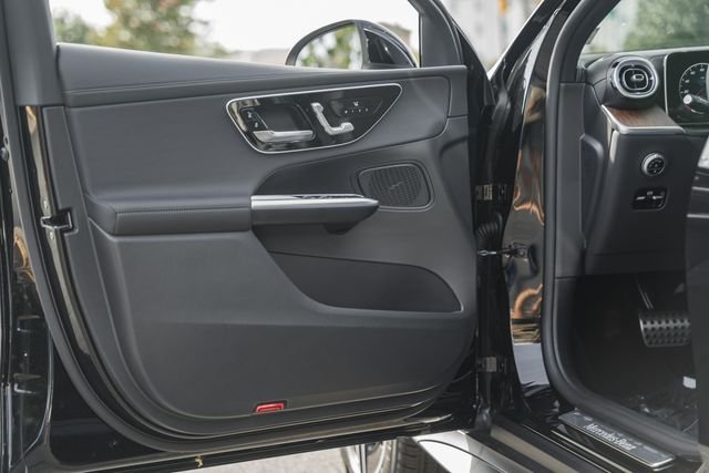 New 2027 Black Mercedes-Benz GLC 300 Coupe image 36