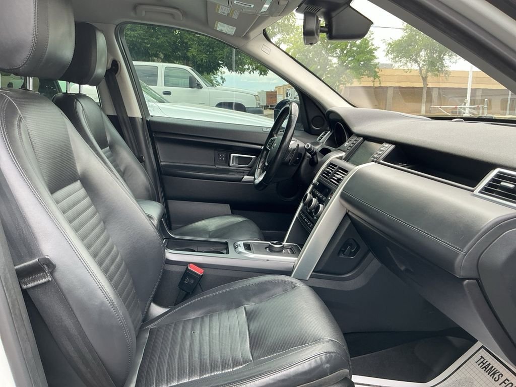 Used 2017 White Land Rover HSE Luxury image 29
