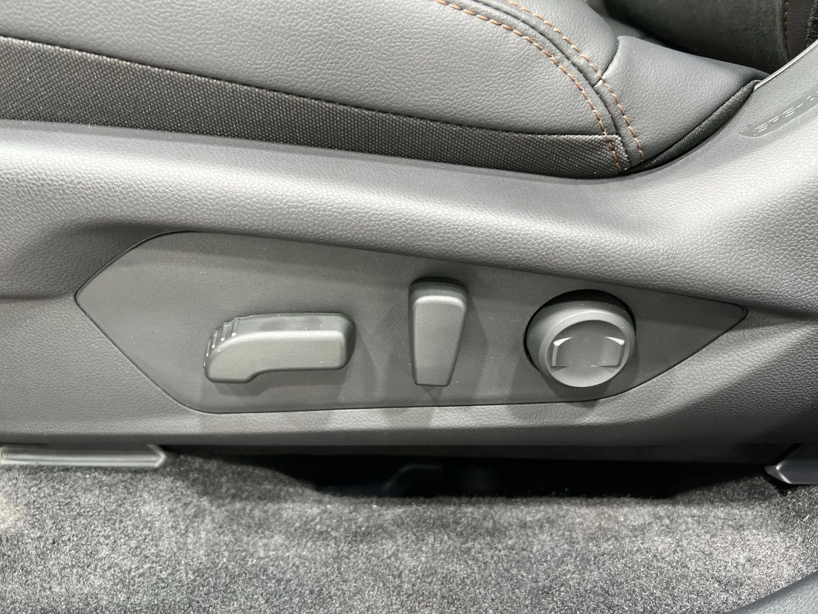 New 2026 MAGNETITE GRAY METALLIC Subaru Touring Hybrid image 12