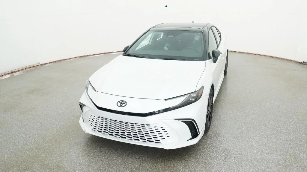 New 2026 Wind Chill Pearl with Midnight Black Metallic roof Toyota XSE image 17