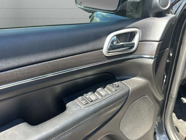 Used 2018 Black Jeep Limited image 9