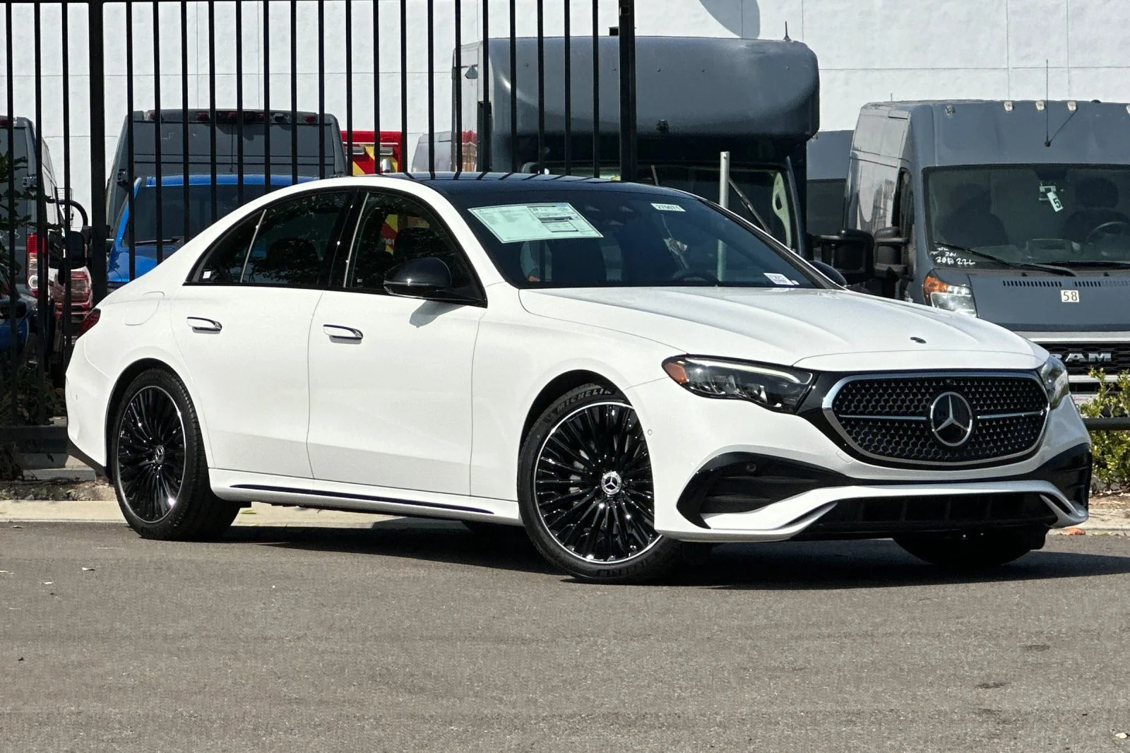 New 2027 Polar White Mercedes-Benz E 350 image 2