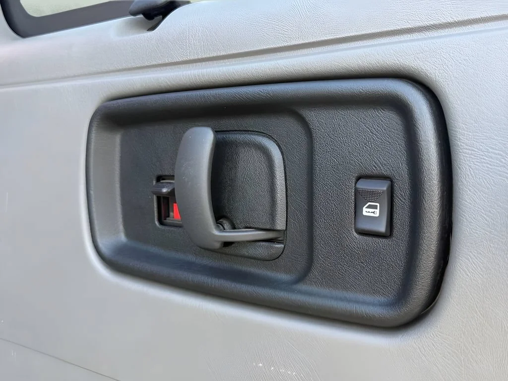 Used 2021 Summit White Chevrolet WT image 28