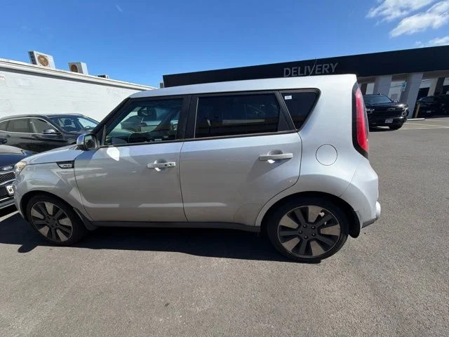 Used 2015 Silver Kia Exclaim image 10