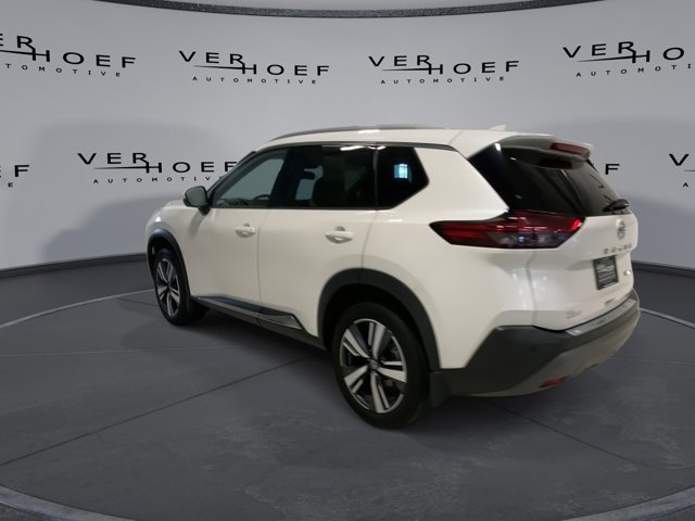 Used 2021 Pearl White Tricoat Nissan SL image 6